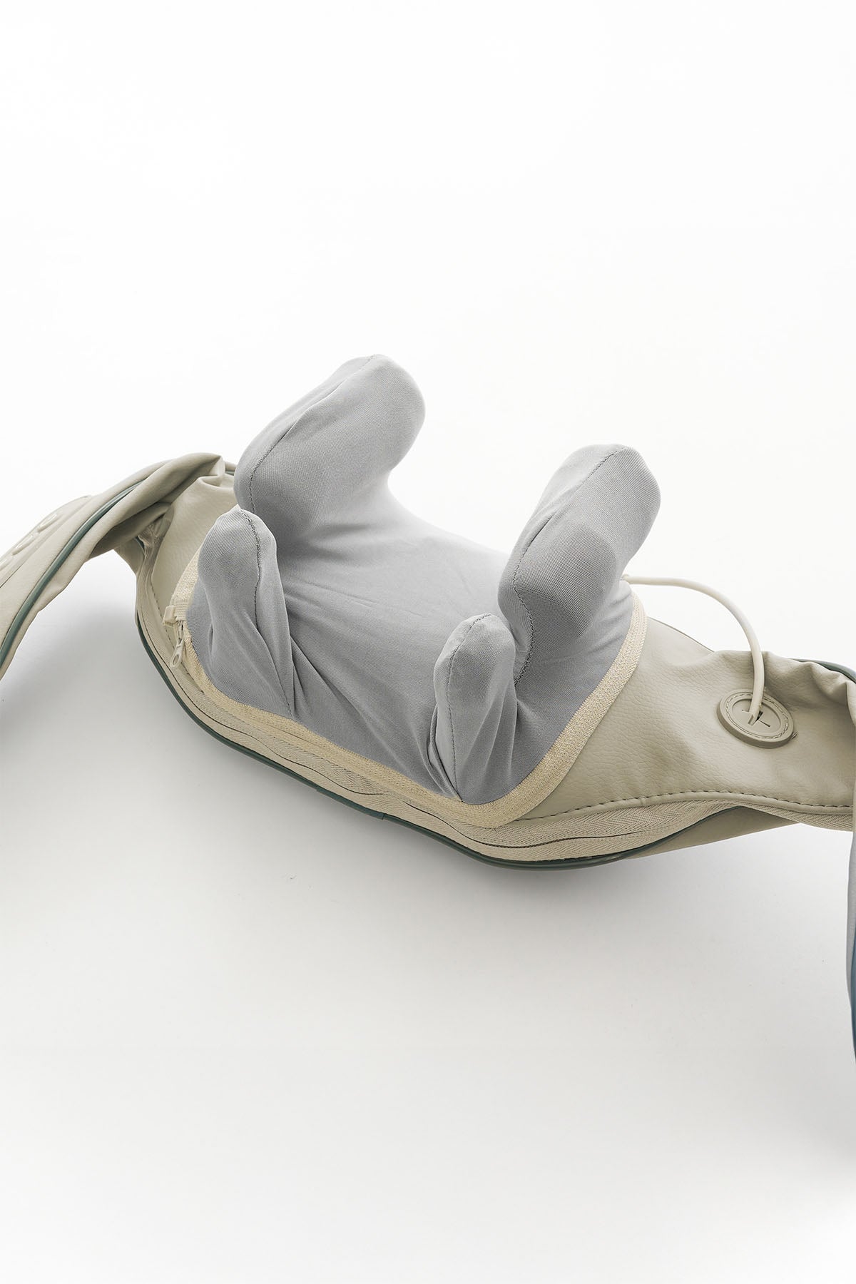 3D Ovmalı Isıtmalı Boyun Askılı Masaj Yastığı / FG-687